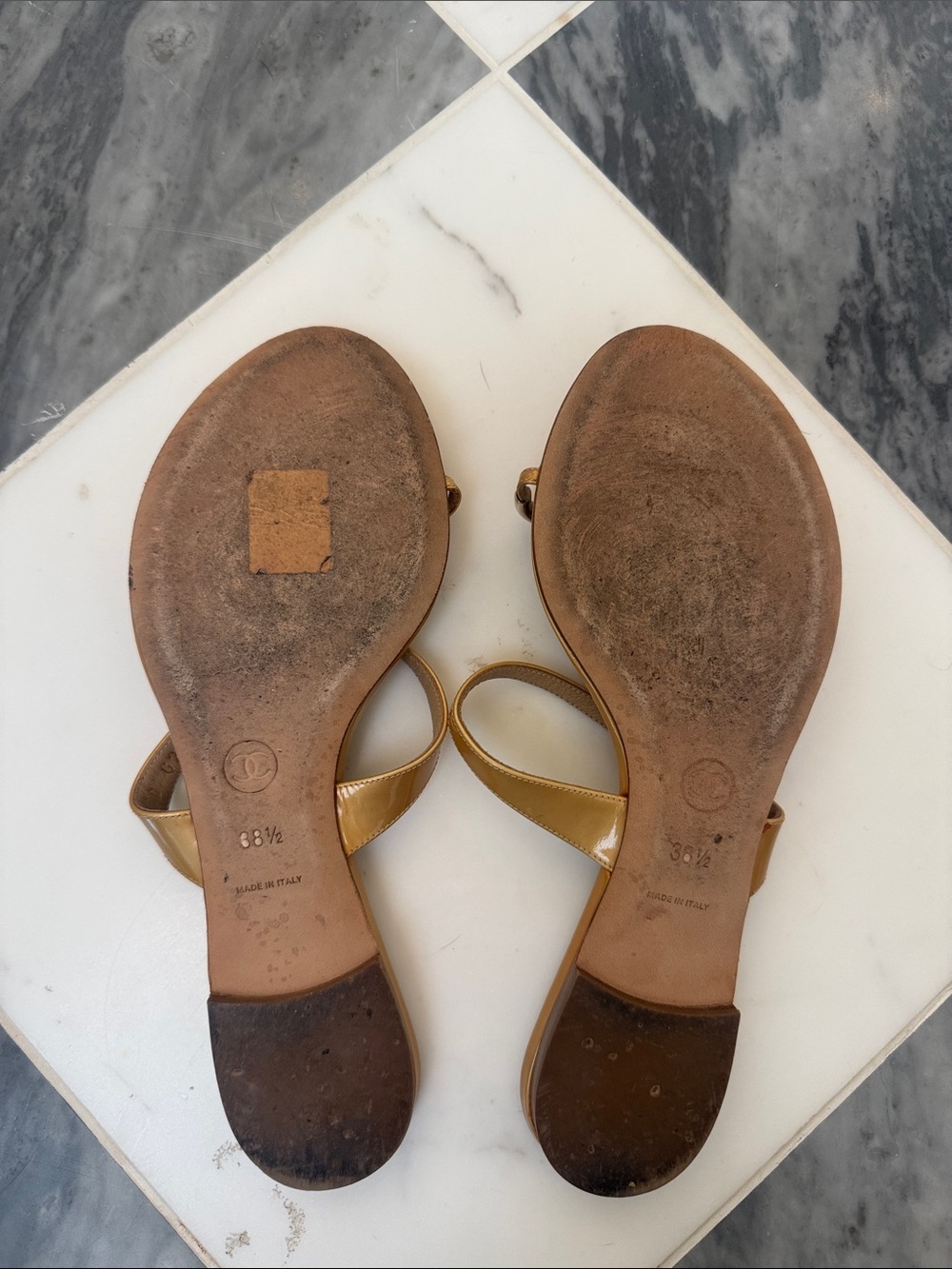 CHANEL Tan & Camel Leather CC Toe-Ring Slide Sandals - Picture 3 of 4